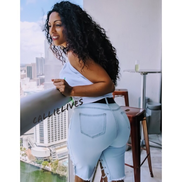 Callie Bermuda: Chain Denim High Waist Shorts SML - Picture 7 of 8